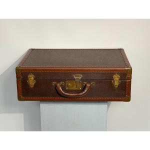 Valise Vuitton vers 1960. 