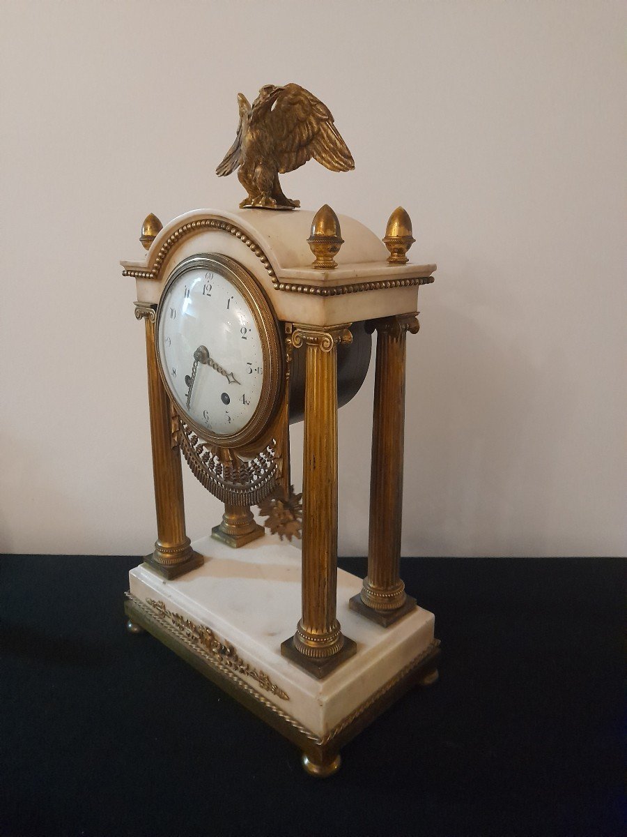 Pendule Portique epoque directoire Marbre De Carrare Et Bronze Doré Fin Du XVIIIeme Siecle-photo-3