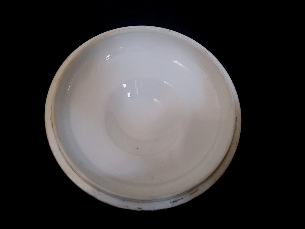 Ecuelle à bouillon porcelaine manufacture clignancourt comte de Provence epoque xviii 18eme-photo-3