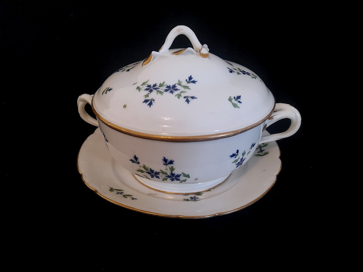 Ecuelle à bouillon porcelaine manufacture clignancourt comte de Provence epoque xviii 18eme