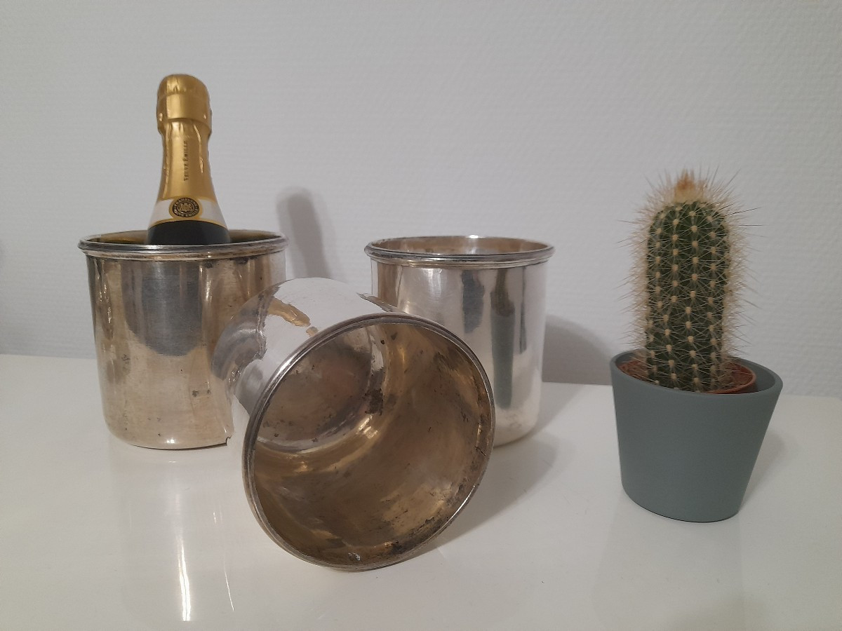 Suite de trois seaux rafraichissoir à demi bouteille en bronze argenté epoque xviii 18eme 