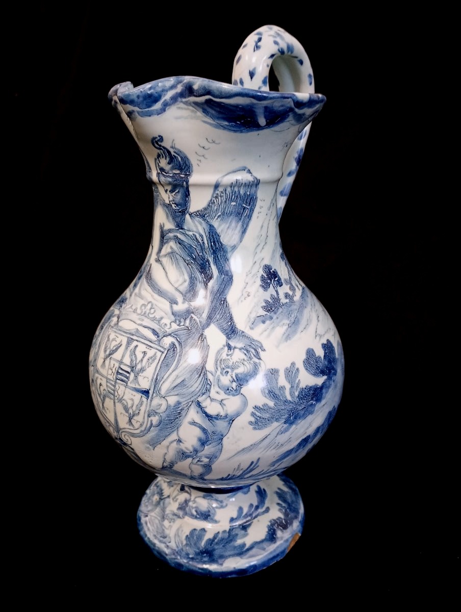 Italian Savona Faience Ewer, 17th Century, High Period, With Gonzaga Coat Of Arms Pitcher-photo-2