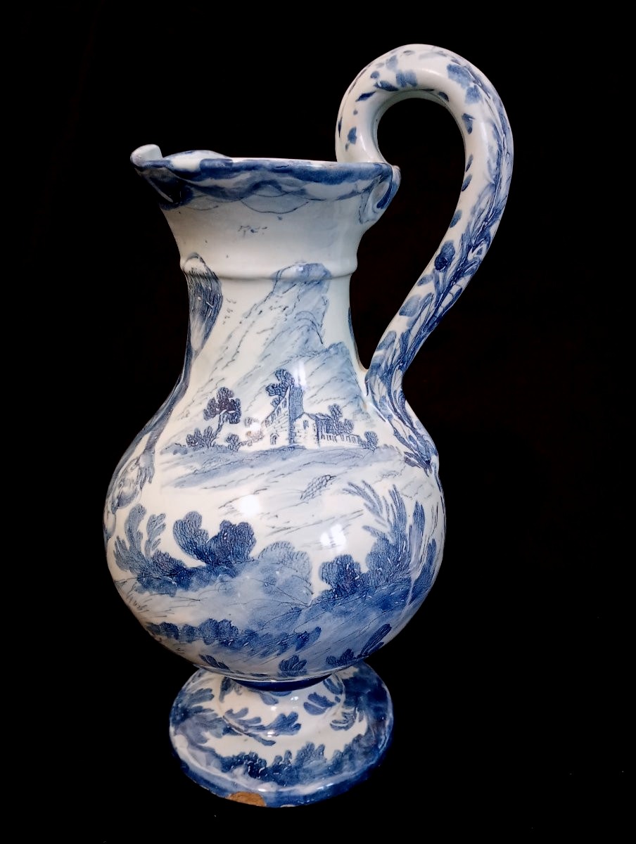 Italian Savona Faience Ewer, 17th Century, High Period, With Gonzaga Coat Of Arms Pitcher-photo-3