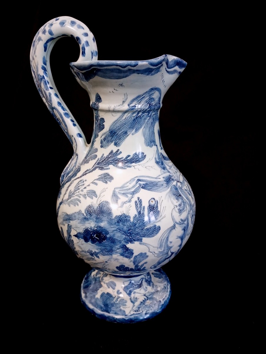 Italian Savona Faience Ewer, 17th Century, High Period, With Gonzaga Coat Of Arms Pitcher-photo-1