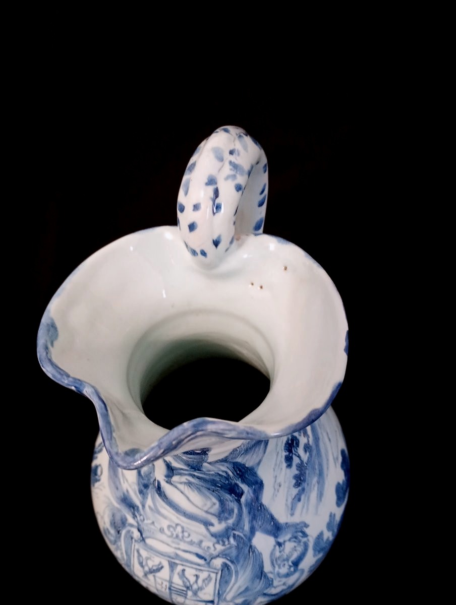 Italian Savona Faience Ewer, 17th Century, High Period, With Gonzaga Coat Of Arms Pitcher-photo-2