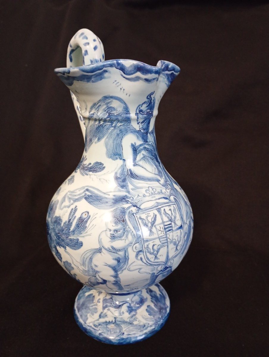 Italian Savona Faience Ewer, 17th Century, High Period, With Gonzaga Coat Of Arms