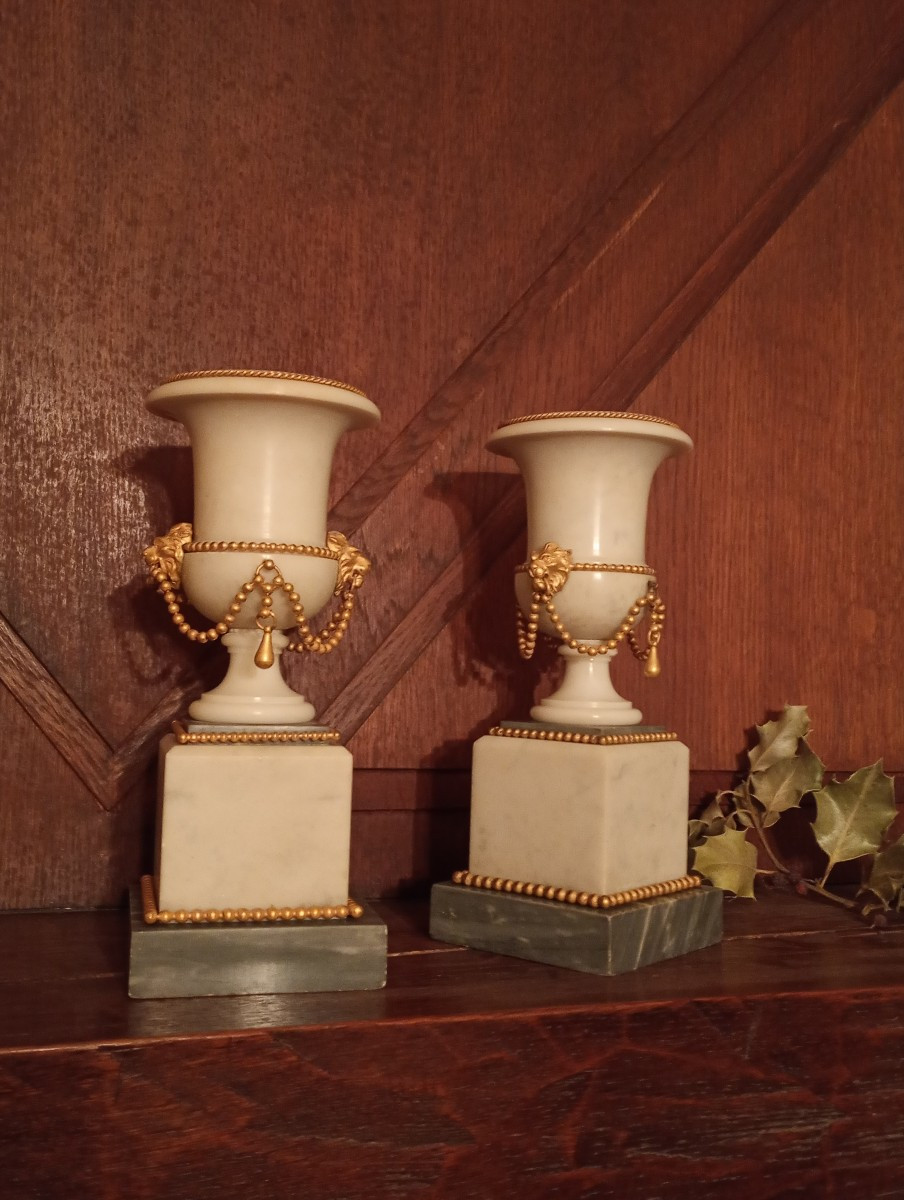 Pair Of Medici Urns Vases, Louis XVI Style Mantelpiece Ornament, 16 Gilt Bronze Incense Burner