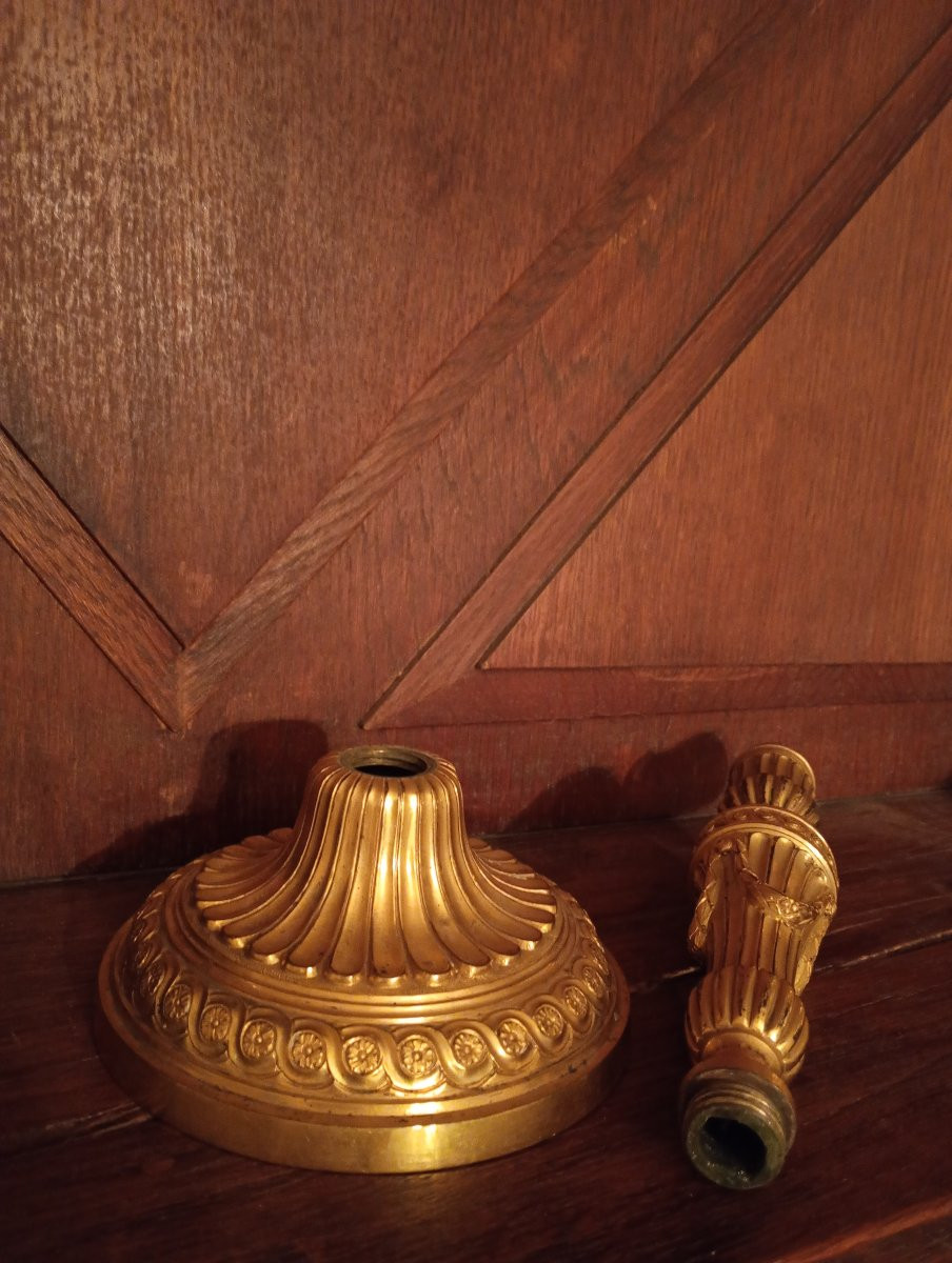 Pair Of Louis XVI Period Gilt Bronze Candlesticks, 18th Century-photo-3