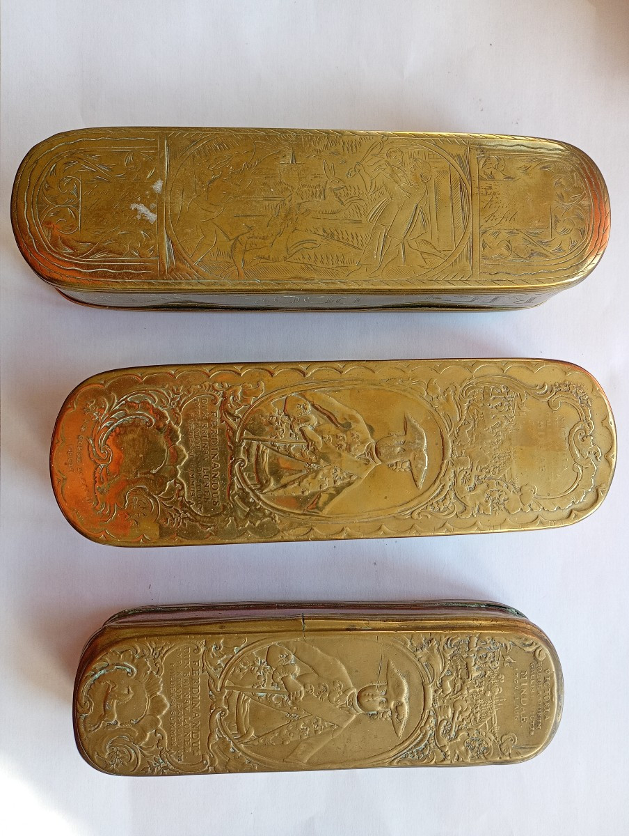 Lot Of Three Dutch/german Snuffboxes, 18th Century. 