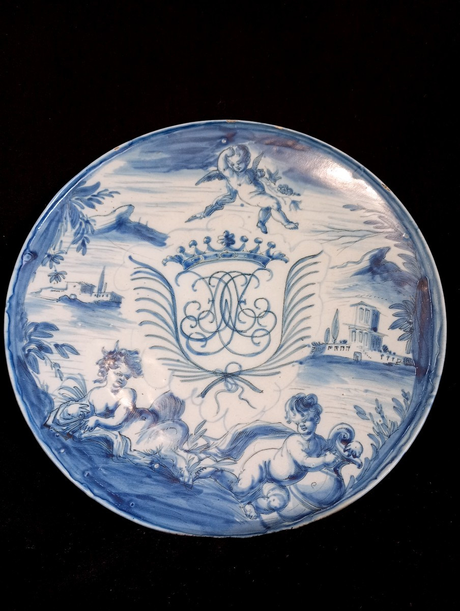 Coupe ou tazza en faience de Savone du XVIII 18eme siecle Italie