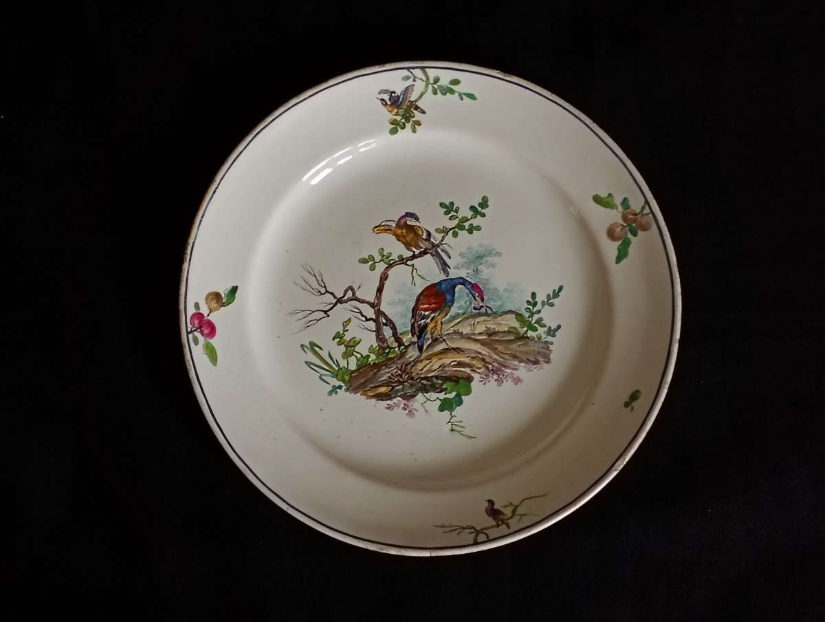 Assiette en faience manufacture de sceaux volatiles ou oiseaux epoque 18eme xviii siecle