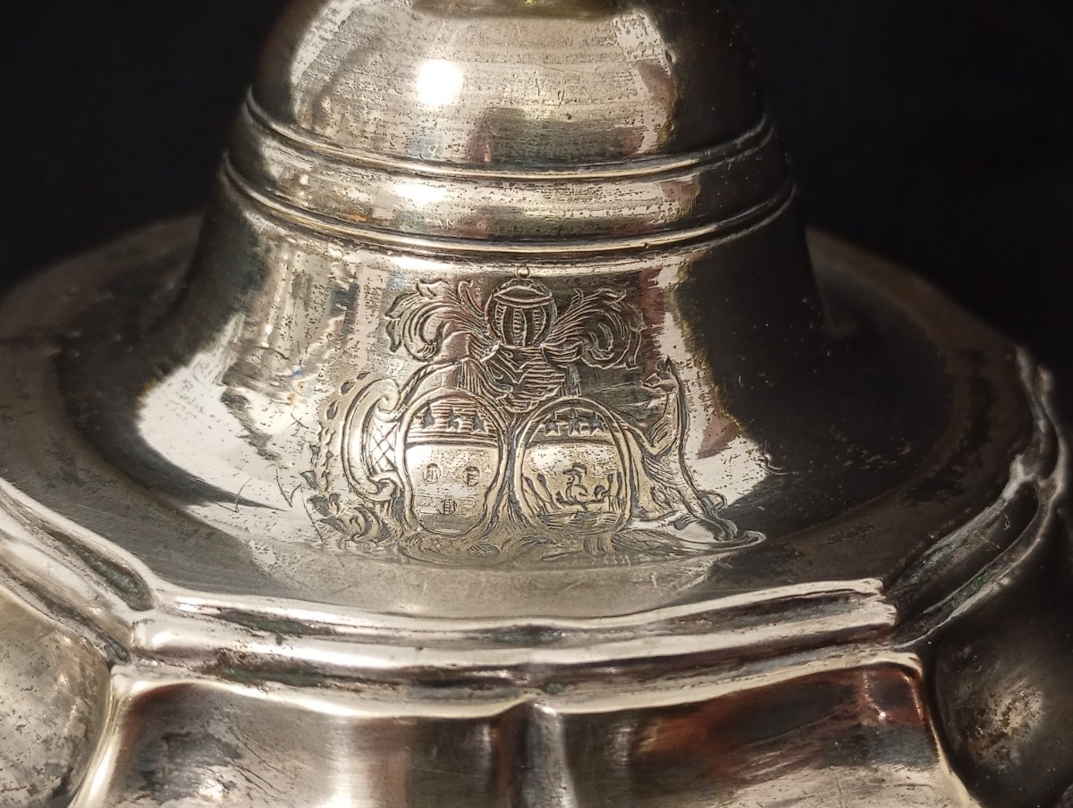 Pair Of Silver-plated Bronze Candlesticks From The Regency Period (18th Century) Featuring A Coat Of Arms-photo-2