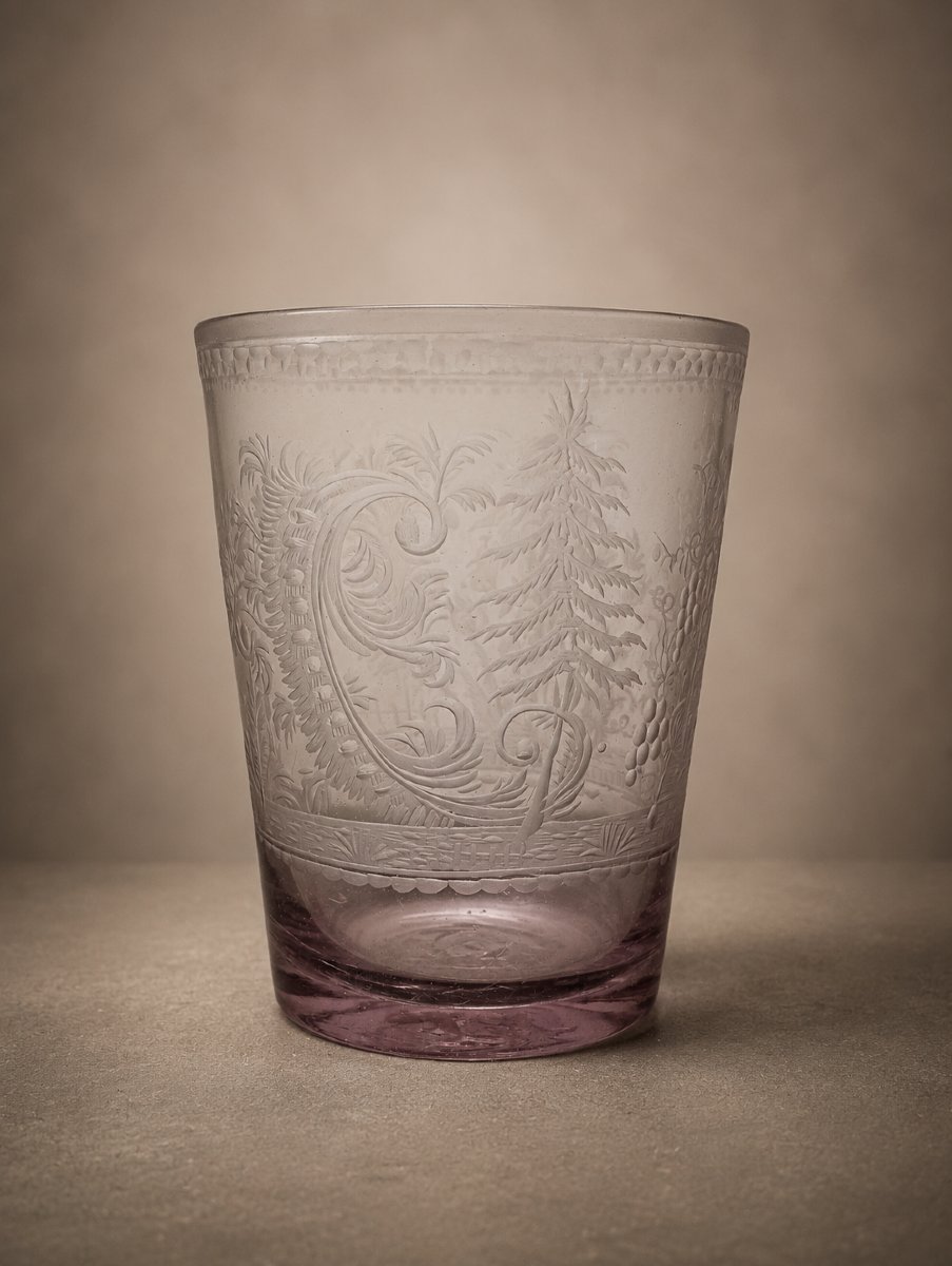 Hand-blown Glass Goblet Engraved With 18th-century Vineyard Scenes, Featuring Winegrowers And Grapes -photo-2