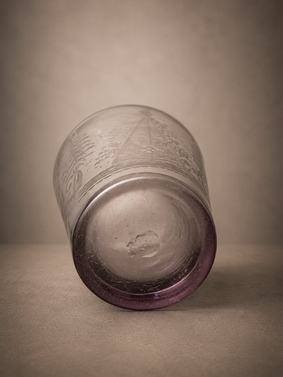 Hand-blown Glass Goblet Engraved With 18th-century Vineyard Scenes, Featuring Winegrowers And Grapes -photo-4