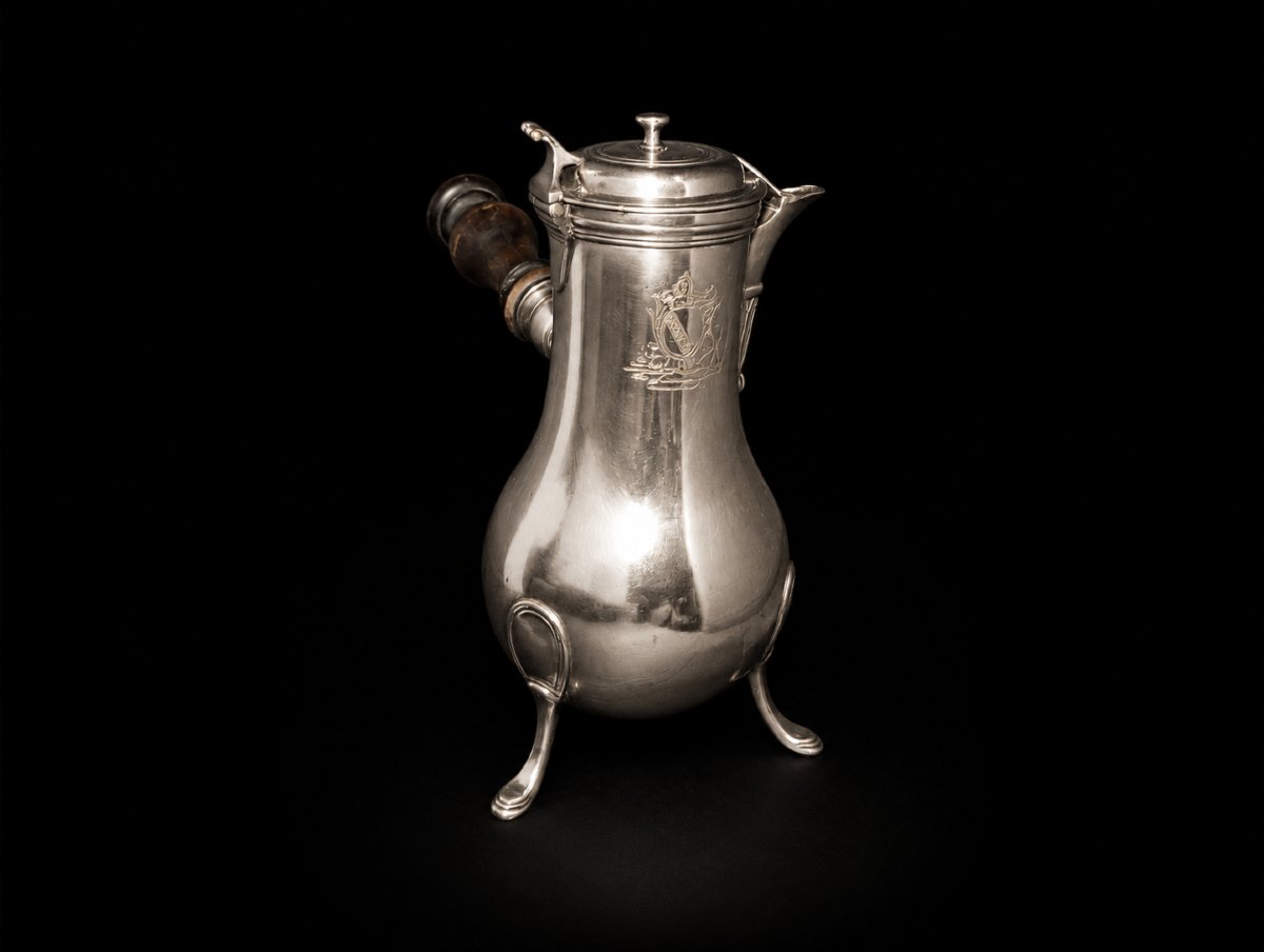 Cafetière verseuse doublé argent epoque louis xv 15 milieu 18eme xviii siecle armoiries blason