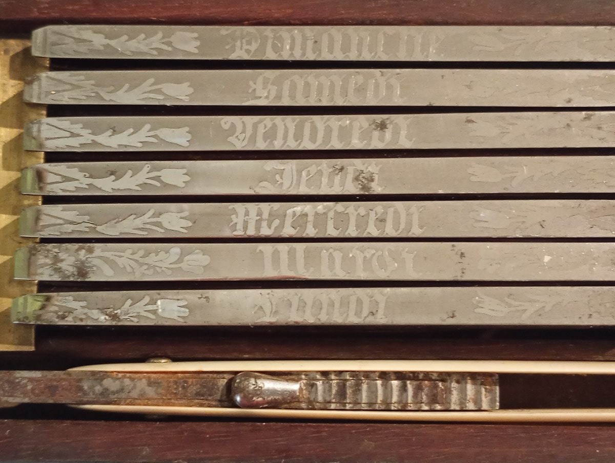 Coffret boite nécessaire de barbier rasoirs semainier acajou epoque Restauration Louis Philippe-photo-3