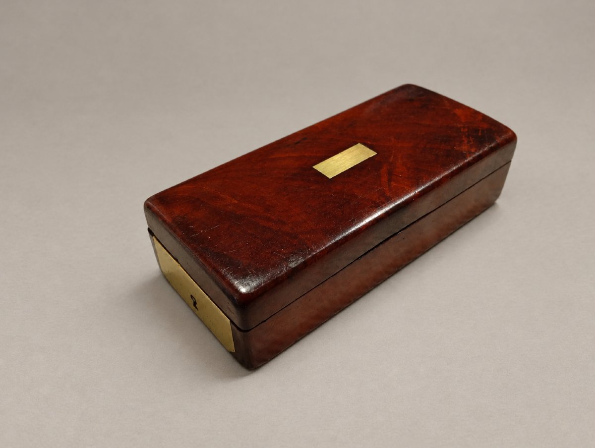 Coffret boite nécessaire de barbier rasoirs semainier acajou epoque Restauration Louis Philippe