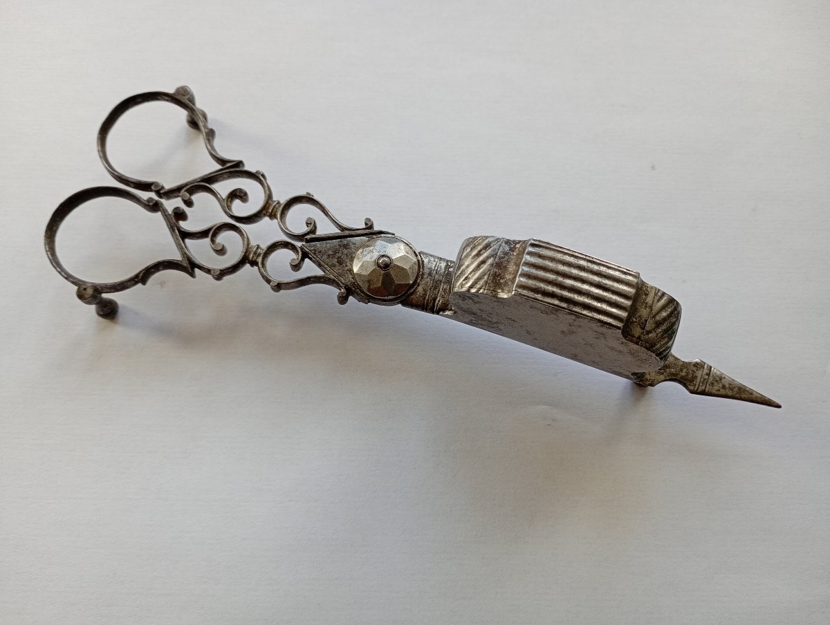 Paire de mouchettes en fer forgé epoque fin xviii 18eme siecle ciseaux  -photo-2