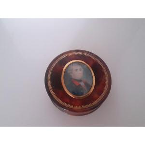 Boite miniature en écaille epoque louis xv militaria capitaine