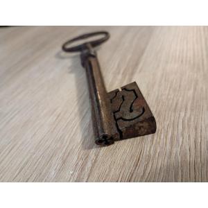 Clé ancienne française trèfle epoque louis xvi 18eme xviii serrure serrurerie fer forgé clef