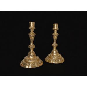 Paire de bougeoirs flambeaux en bronze epoque transition louis xv louis xvi 18eme xviii siecle