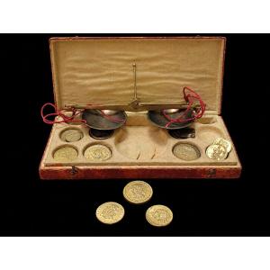 Coin-changing Set With Box, Coin Scale, And Trough Scale For Numismatics
