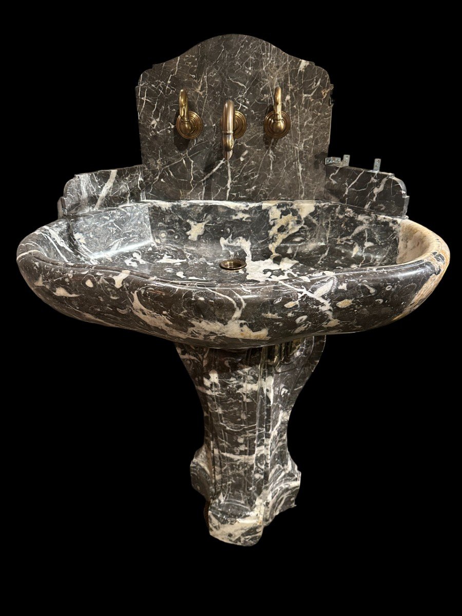 Vasque En Forme De Coquille Sur son piètement gaine à trois facettes En Marbre Formant Lavabo-photo-2