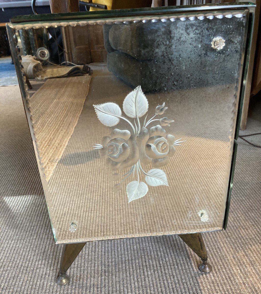 Small Beveled Engraved Mirror Chest Of Drawers-photo-2