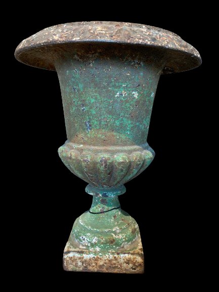 Small Medici Vase Made Of Cast Iron 
