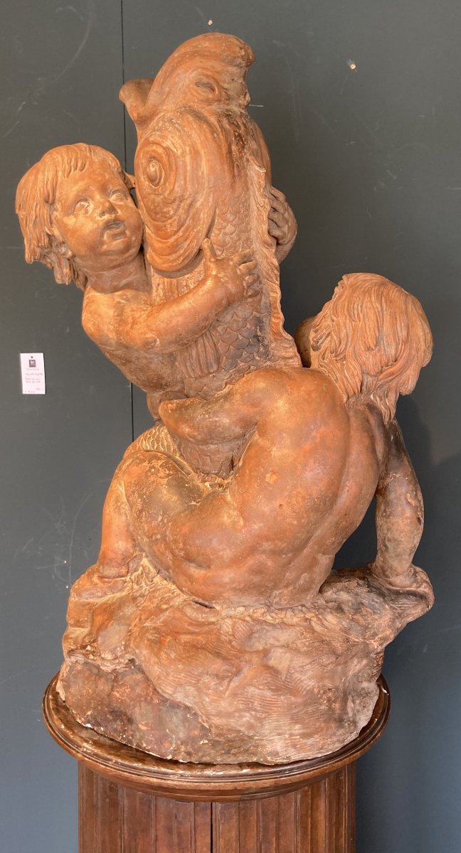 Terre cuite de fontaine "Amours au dauphin"-photo-3