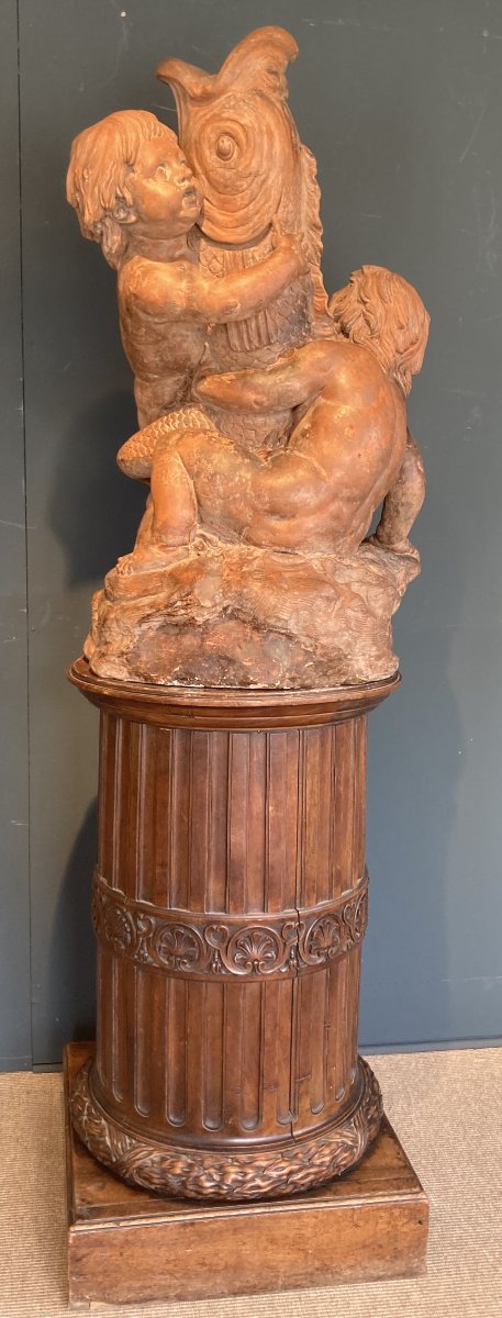 Terre cuite de fontaine "Amours au dauphin"