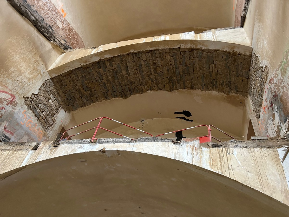 17th Century Architecture  -  6 Exceptional Langres Stone Arches  -photo-2