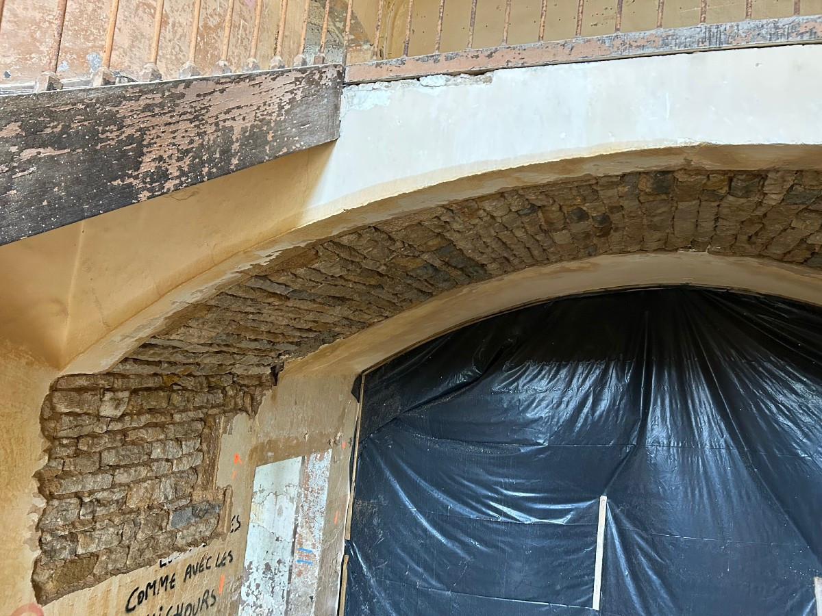 17th Century Architecture  -  6 Exceptional Langres Stone Arches  -photo-5