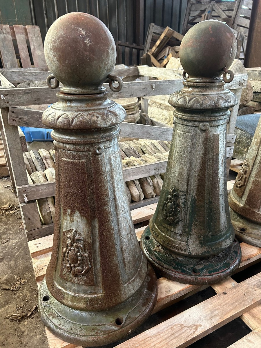 9 Cast Iron Parking Bollars - Paris, Place d'Italie - Circa 1880-photo-1
