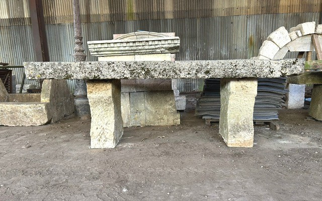 TABLE de JARDIN - XVII ème siècle - Pierre de Langres-photo-4