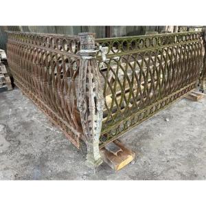 Long Balcony Or Terrace Railing - Curved Cast Iron - Romantic Period, Circa 1840