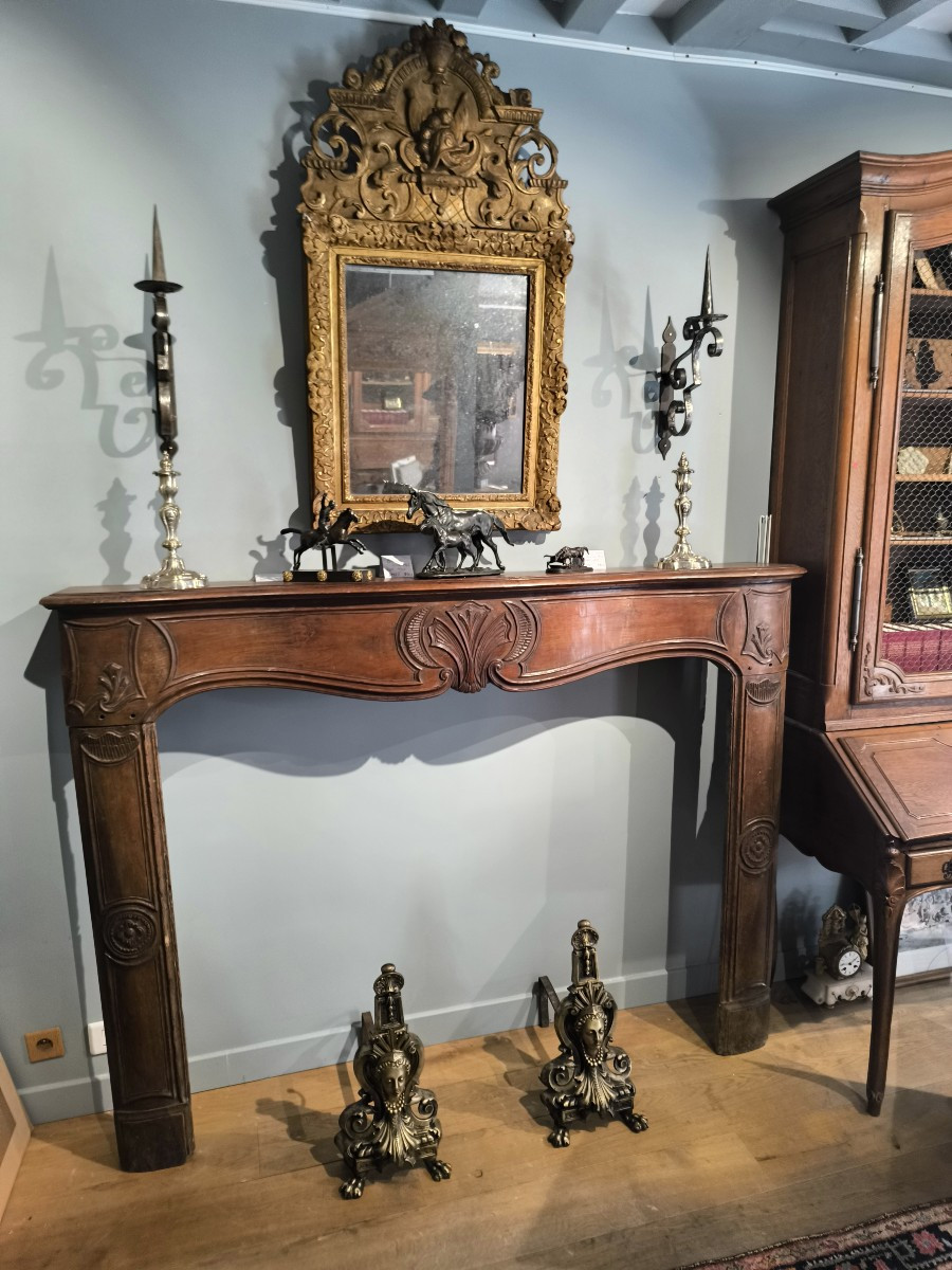 Very Rare (on The Market) Provençal Castle Fireplace In Walnut From The 15th Century