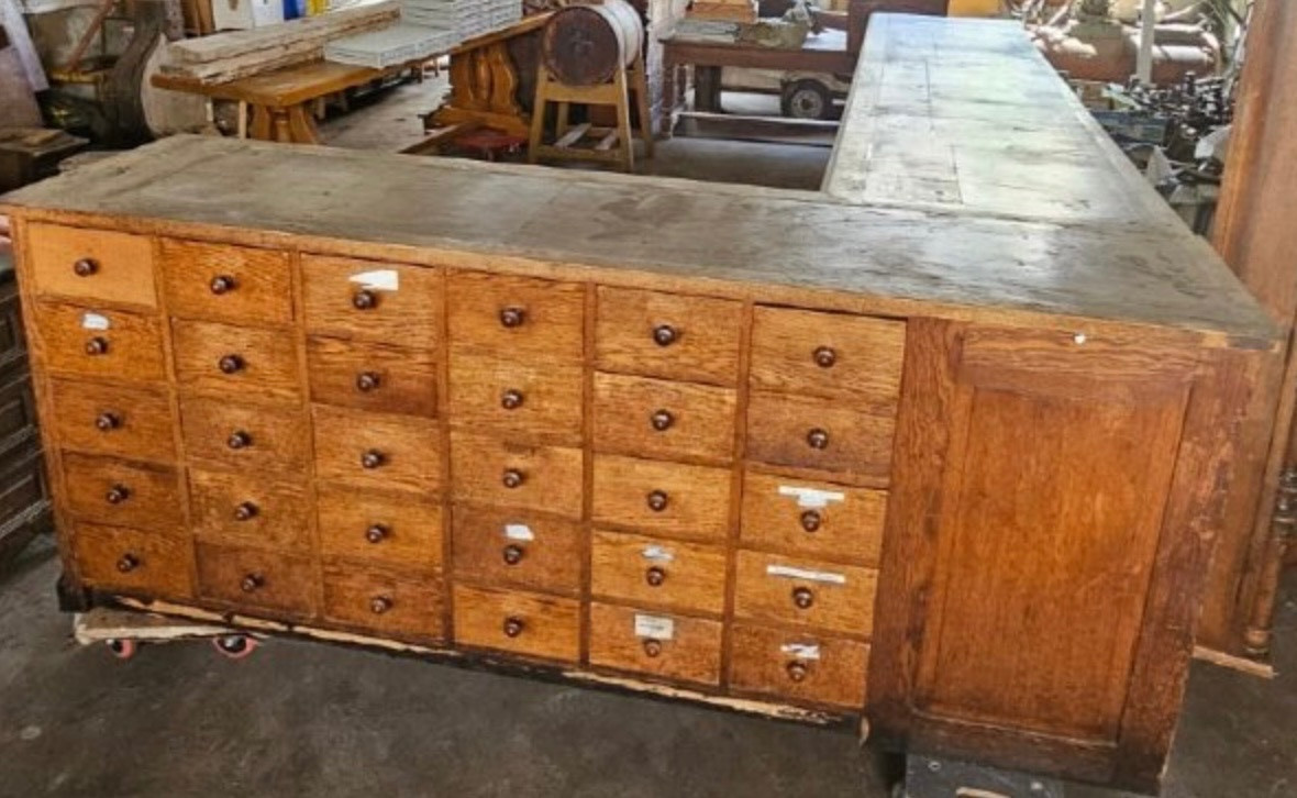 Intérieur de pharmacie -photo-3