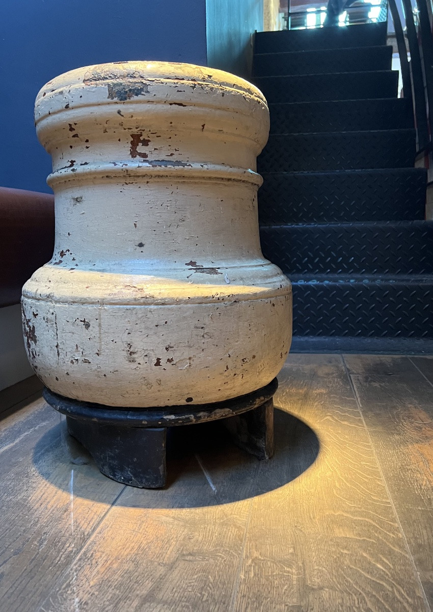 Mortier du XVII siècle avec son billot d’origine -photo-1