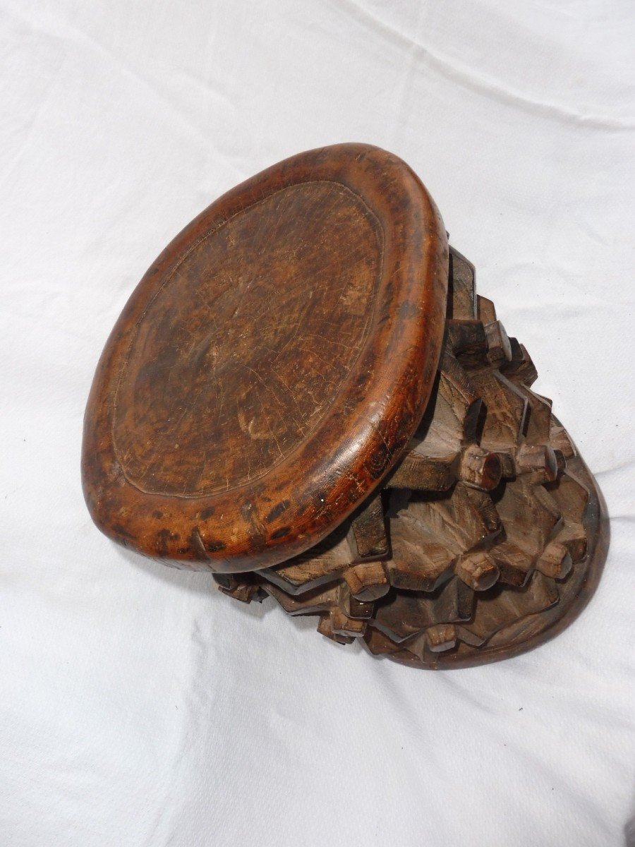 Tabouret de Dignitaire, Bamiléké, Cameroun. Bamileke bois lourd à patine ancienne incrustée, 30X27X39Cm XIXème 19ème Araignées stylisées mygales -photo-3