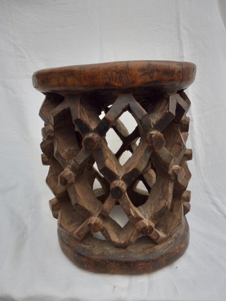 Tabouret de Dignitaire, Bamiléké, Cameroun. Bamileke bois lourd à patine ancienne incrustée, 30X27X39Cm XIXème 19ème Araignées stylisées mygales -photo-7