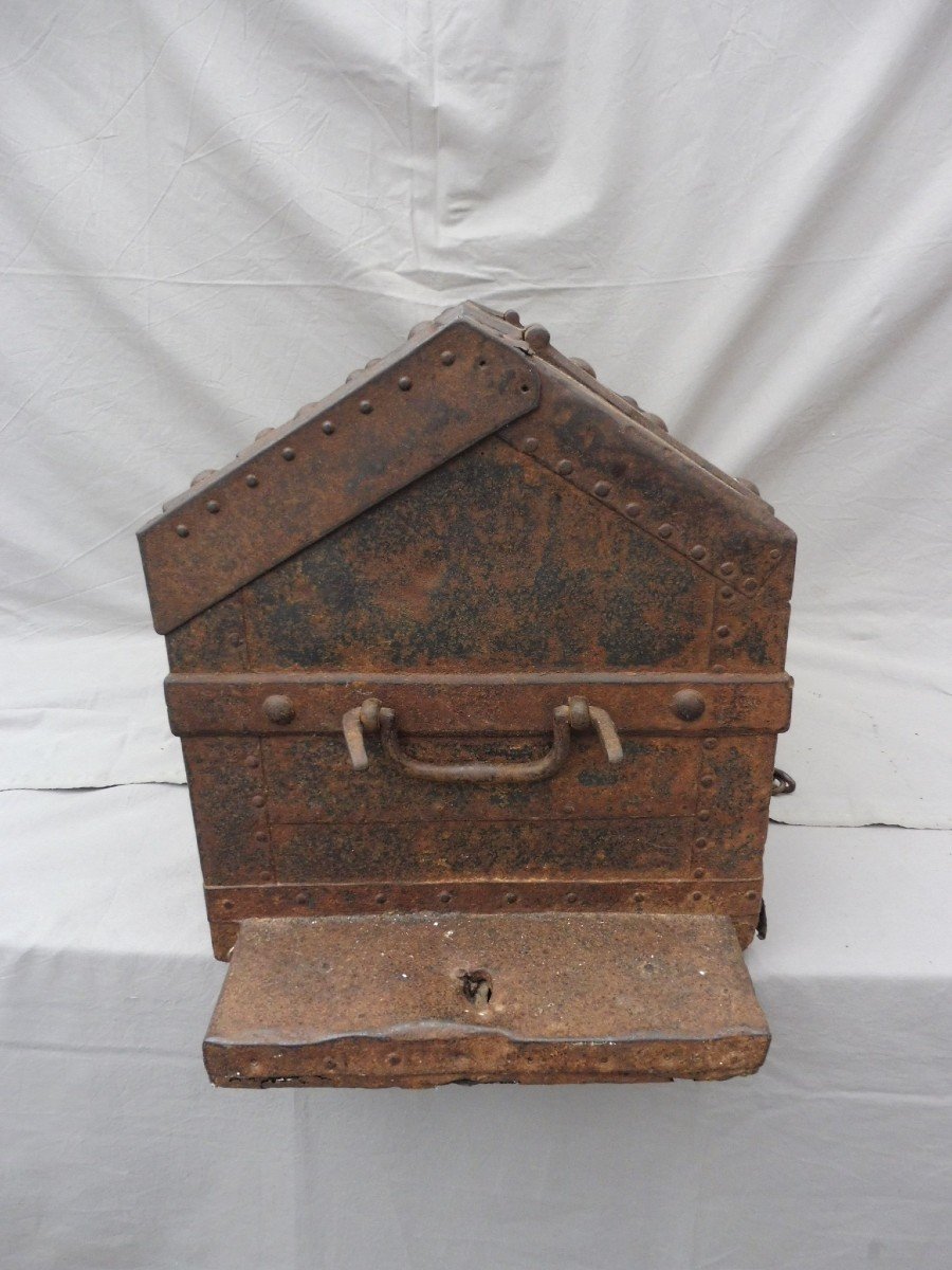 18th Century Diligence Safe In Wood And Wrought Iron 18th France-photo-4