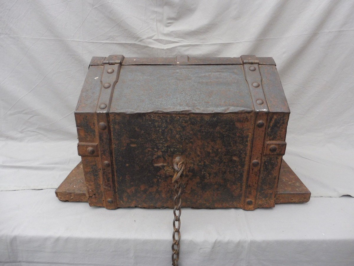 18th Century Diligence Safe In Wood And Wrought Iron 18th France-photo-3
