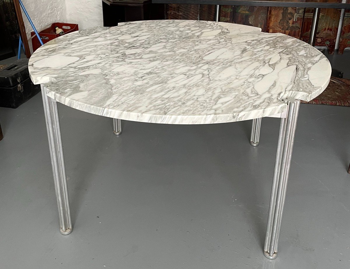 George Ciancimino (1928) Designer Mobilier  International Editeur Table salon ou salle à manger  Circulaire en Marbre de Carrare Calacatta circa 1970  XXème diamètre 134 cm  épaisseur 3 cm -photo-1