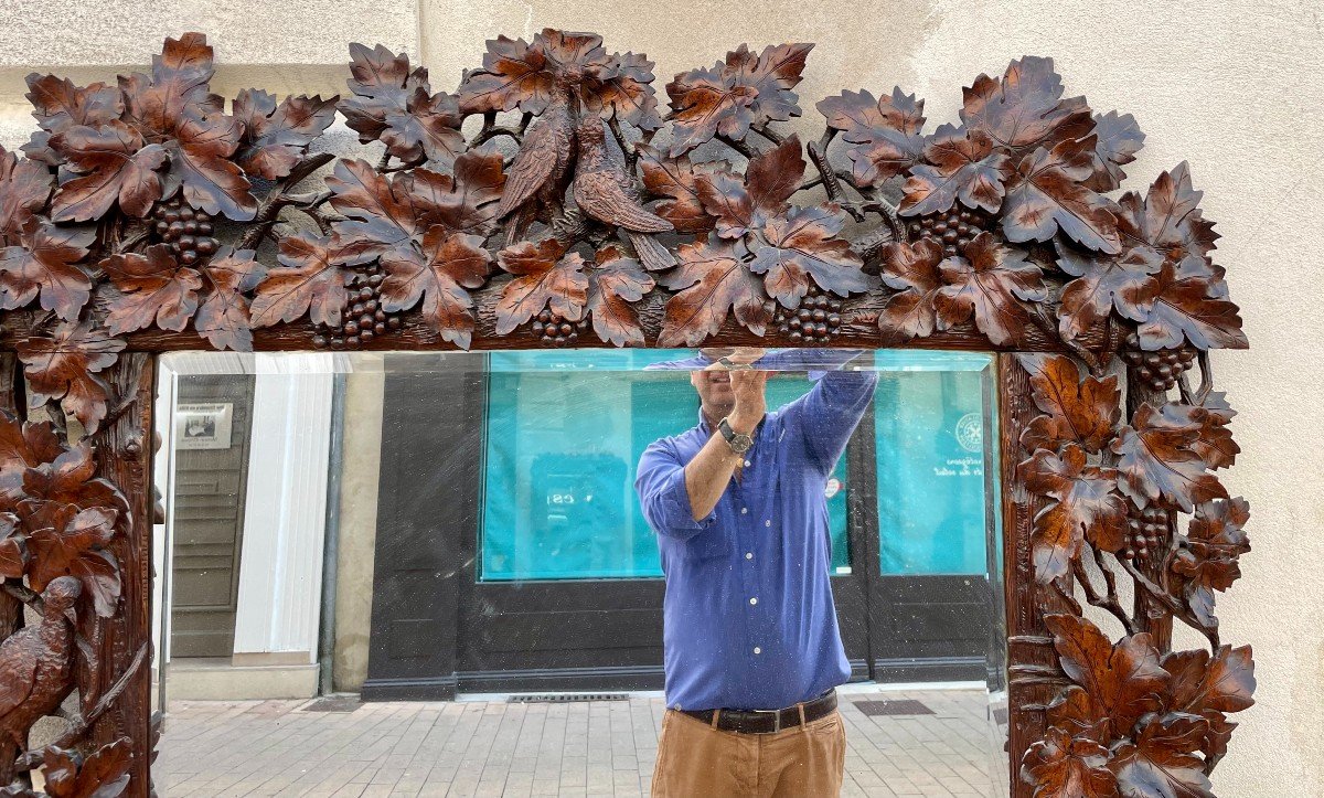 Important Black Forest Mirror With Walnut Frame Carved With Vines, Vine Leaves, 171 X 120  Cm -photo-2