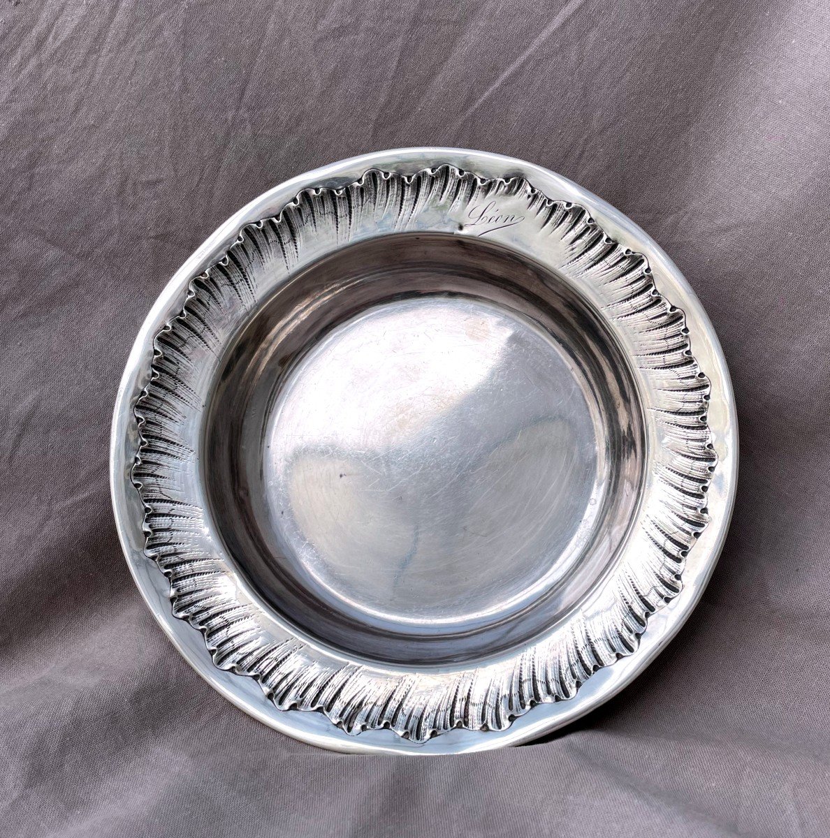 A.M TALLOIS orfèvre Paris argent massif Minerve 950/°° assiette creuse à bouillie gravée Léon 