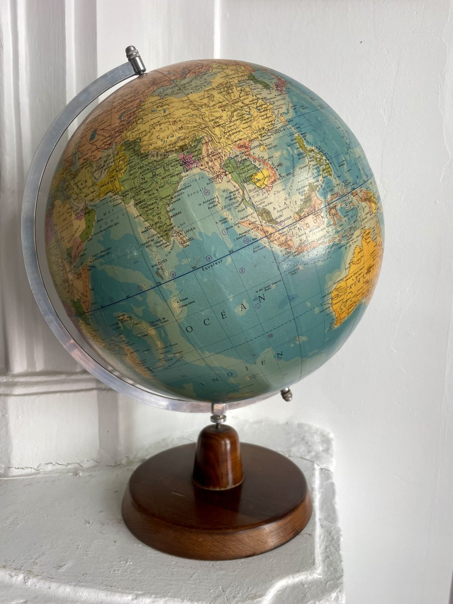 Globe terrestre de Räth RDA 1983 carton bouilli diam 33 cm ech 1:38600000 socle bois tourné -photo-3