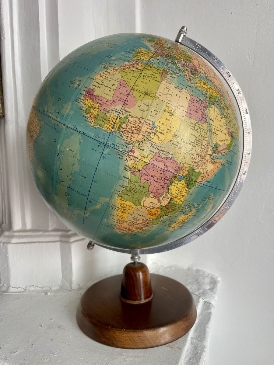 Globe terrestre de Räth RDA 1983 carton bouilli diam 33 cm ech 1:38600000 socle bois tourné -photo-5
