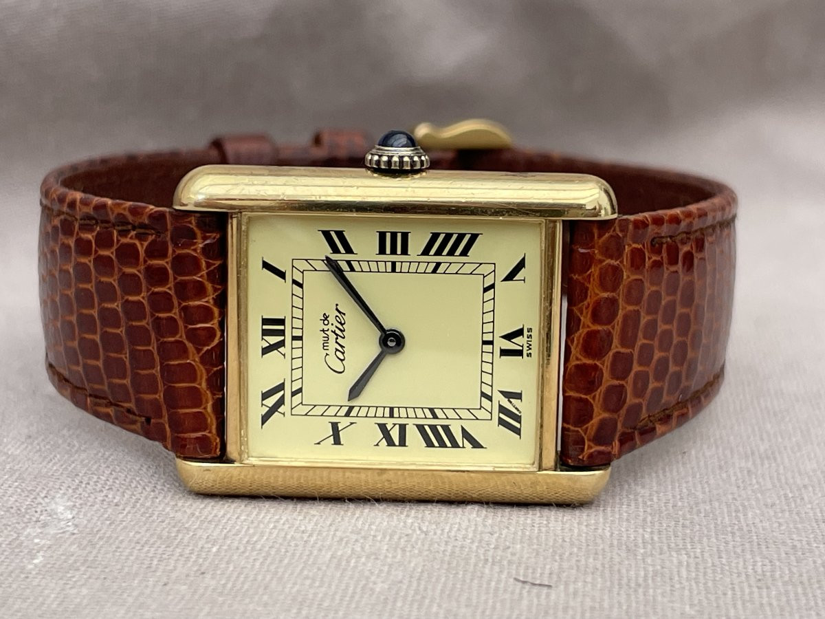 CARTIER Montre bracelet lézard "Must Tank" en vermeil mécanique cadran ivoire chiffres romains -photo-3