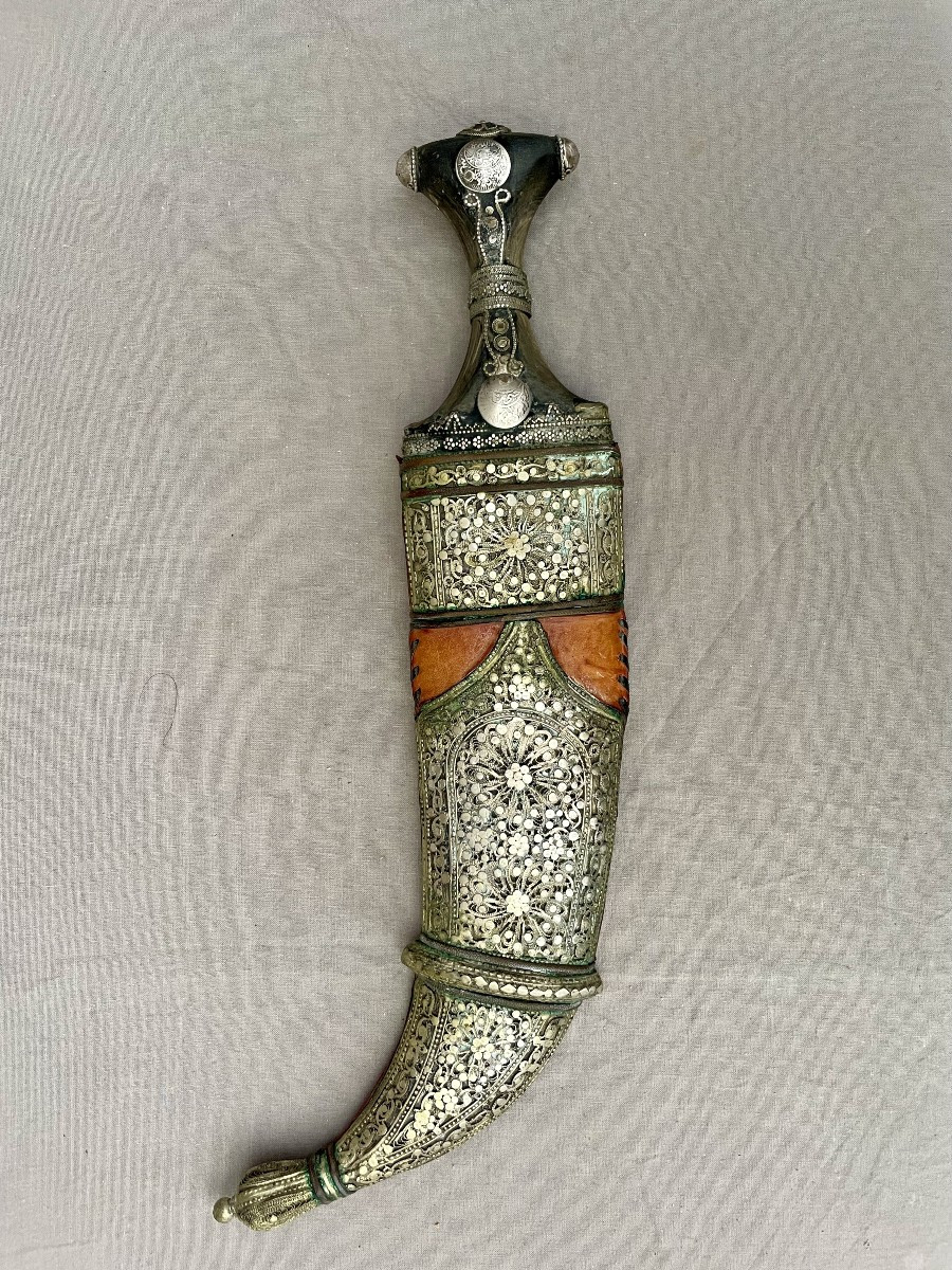 Poignard jambiya, Arabie fin XIXe siècle argent filigrane cuir 38 cm 